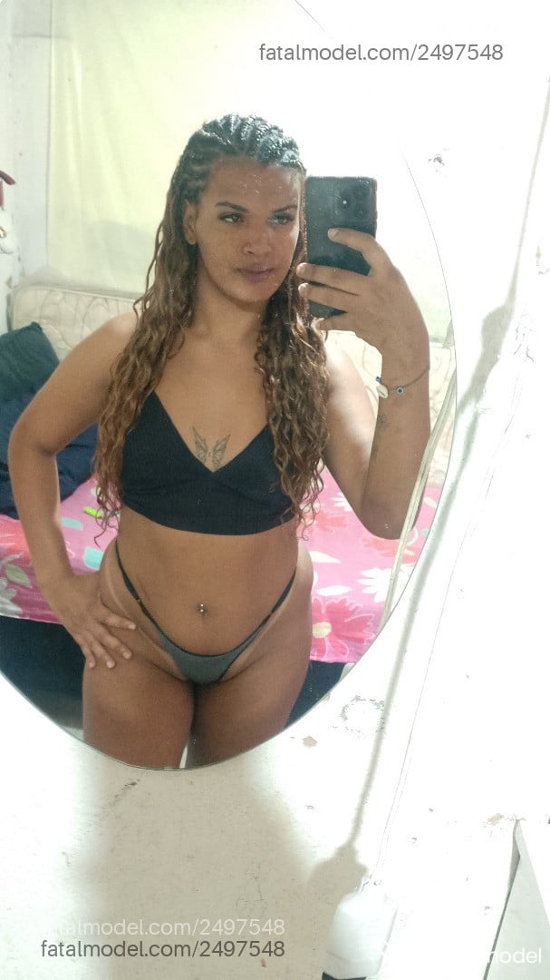 Acompanhante mulher trans morena (o) de olhos castanhos - Taunyribeiro
