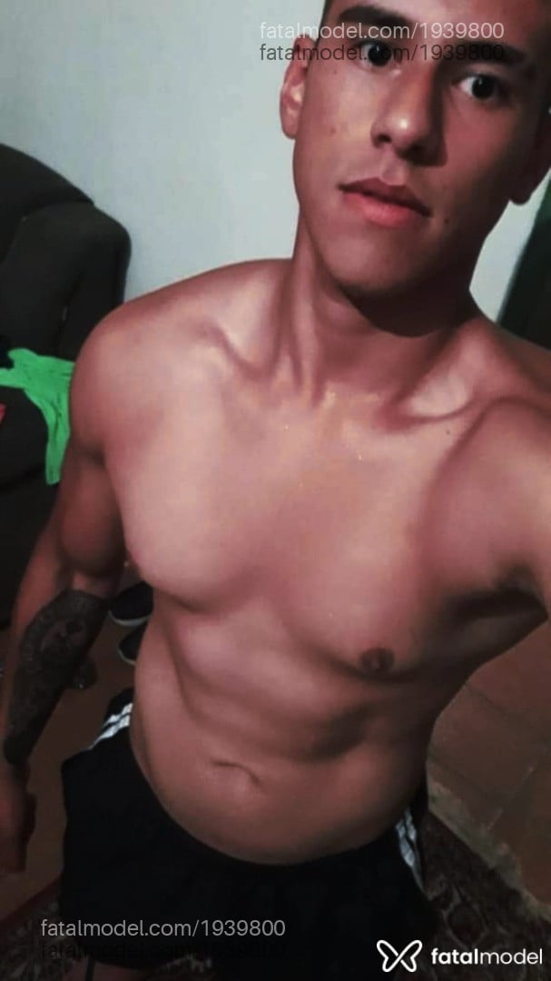 Acompanhante homem morena (o) de olhos pretos - Dyoni
