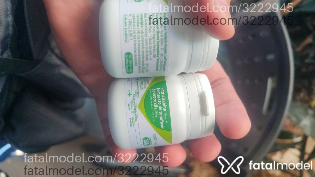 Acompanhante homem morena (o) de olhos castanhos - Dpicasso