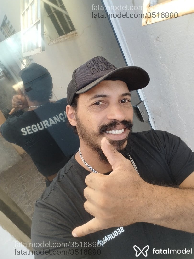 Acompanhante homem morena (o) de olhos castanhos - Junior
