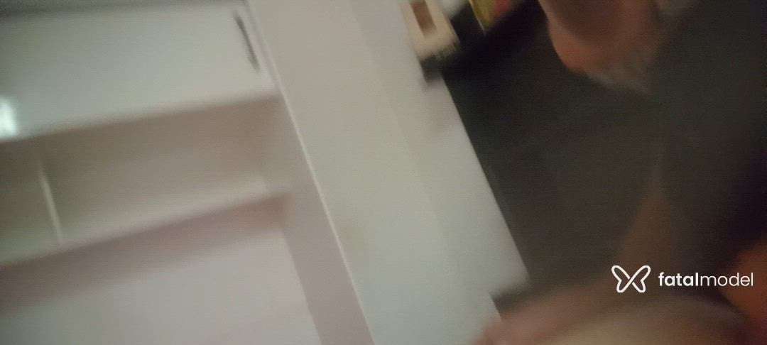 Acompanhante mulher trans com cabelo colorido de olhos mel - Briana Andrade
