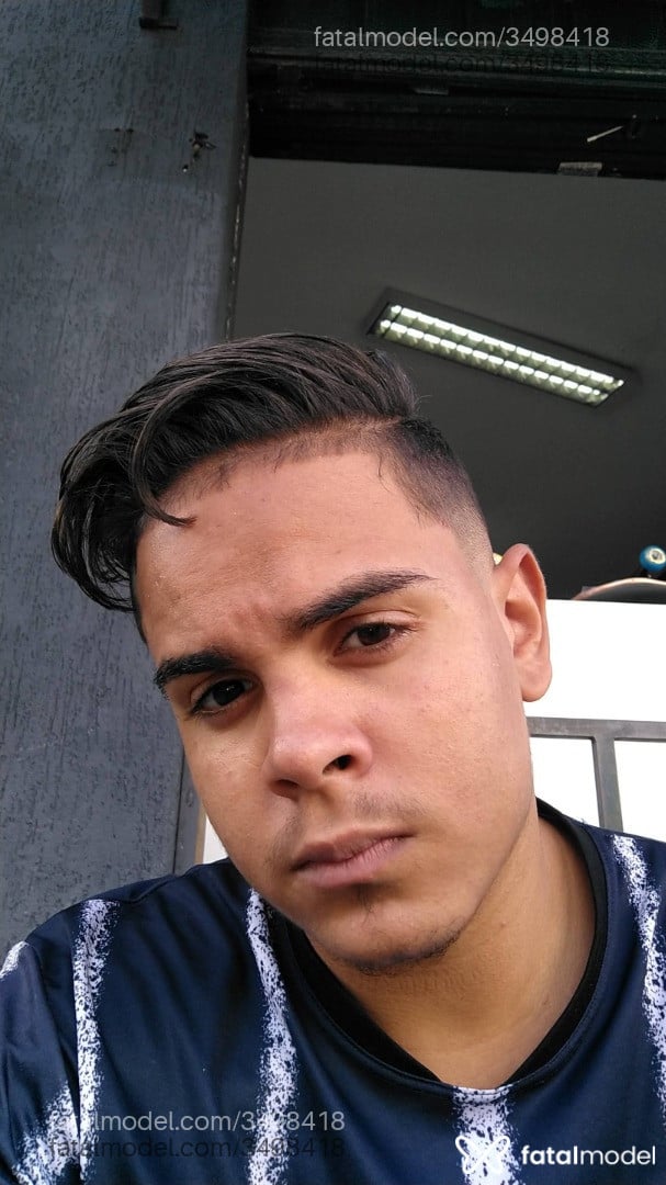 Acompanhante homem com cabelo castanho de olhos castanhos - Kaiky