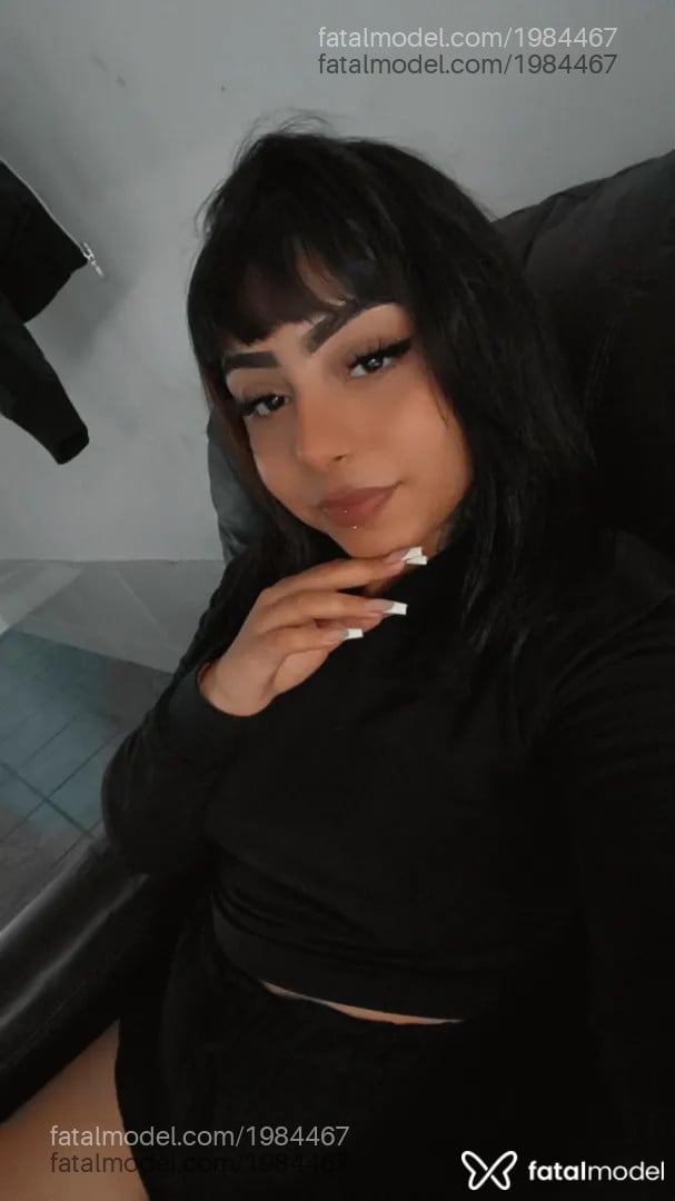 Acompanhante mulher morena (o) de olhos castanhos - Charlotte