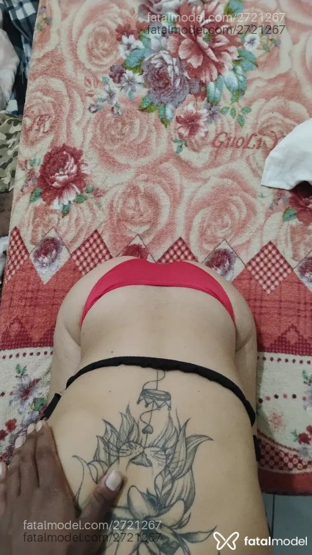 Acompanhante mulher morena (o) de olhos castanhos - Leona