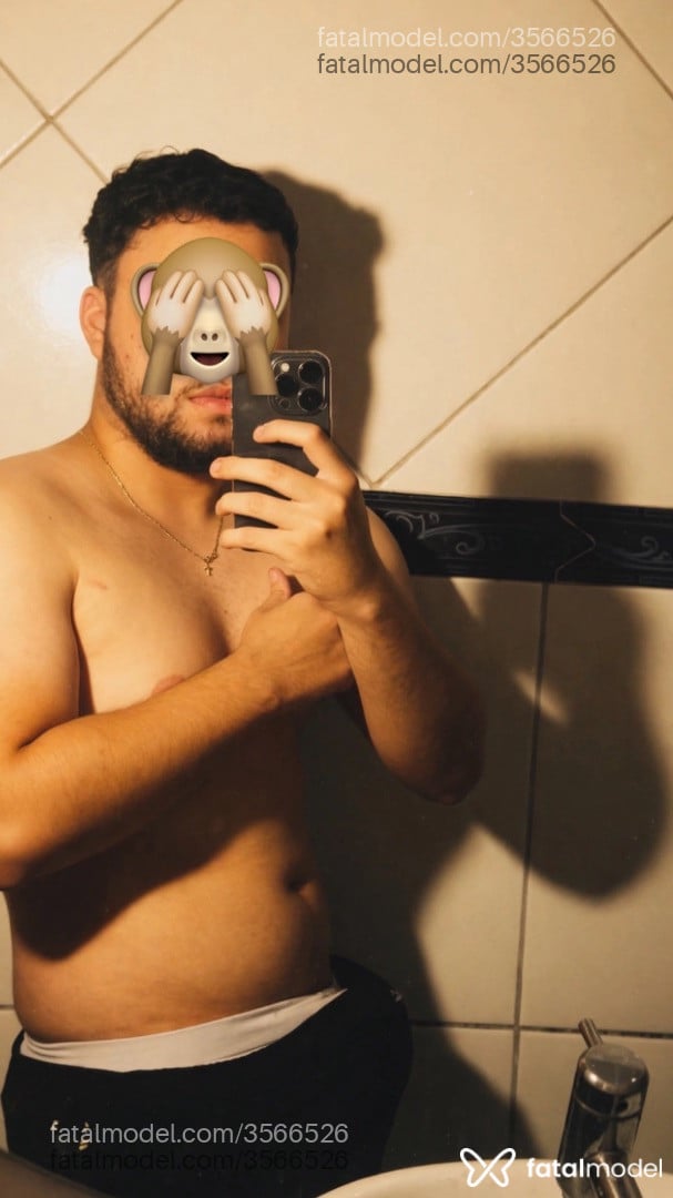 Acompanhante homem morena (o) de olhos castanhos - Vitor
