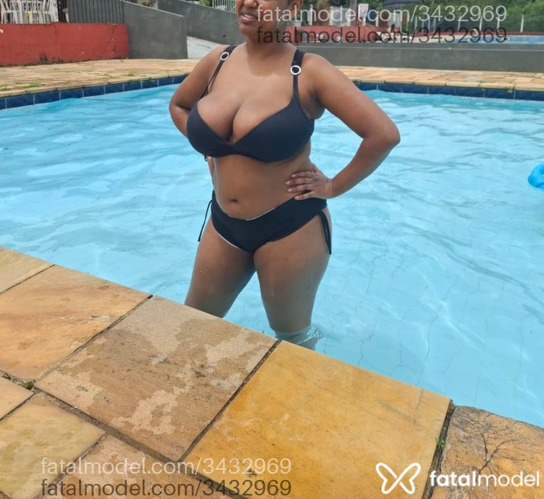 Acompanhante mulher com cabelo castanho de olhos castanhos - Cacau