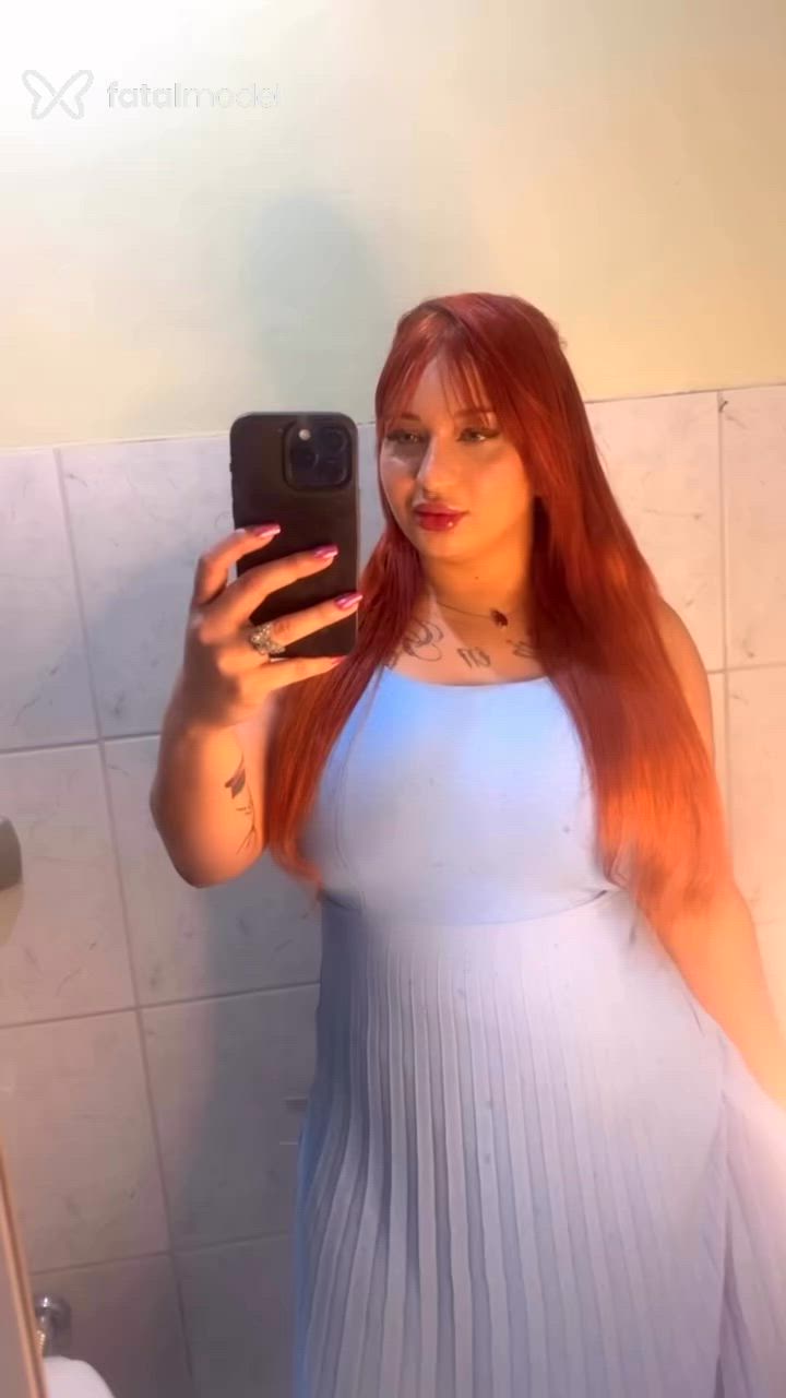 Acompanhante mulher ruiva (o) de olhos cinza - Monick Santos
