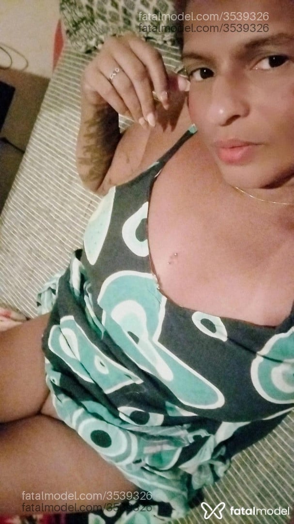 Acompanhante mulher morena (o) de olhos castanhos - Alice