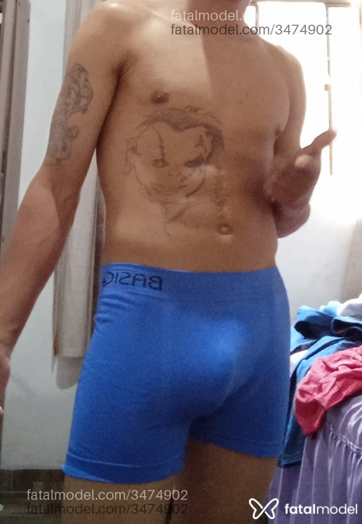 Acompanhante homem morena (o) de olhos castanhos - Dominic