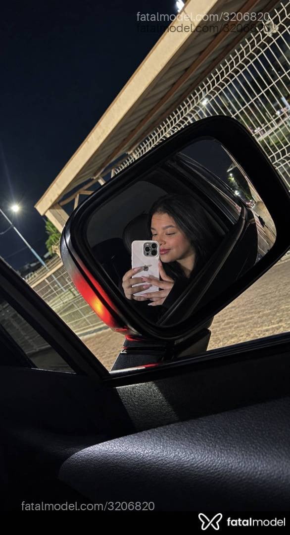Acompanhante mulher morena (o) de olhos castanhos - Alice Vieira