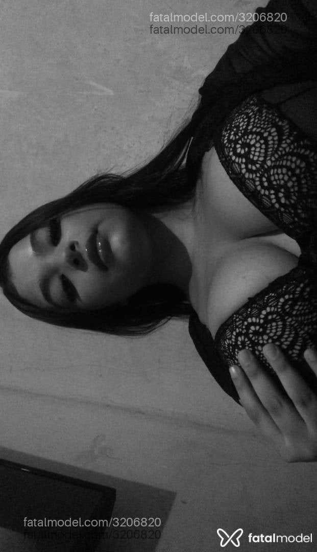 Acompanhante mulher morena (o) de olhos castanhos - Alice Vieira