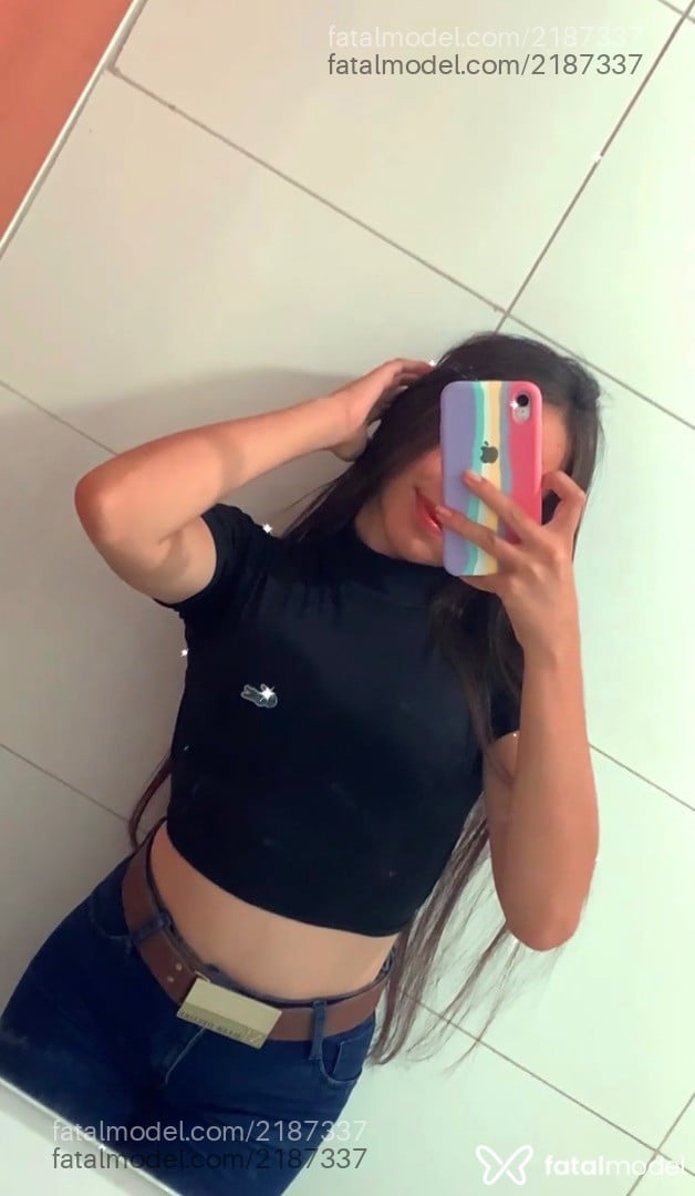 Acompanhante mulher morena (o) de olhos mel - Ane
