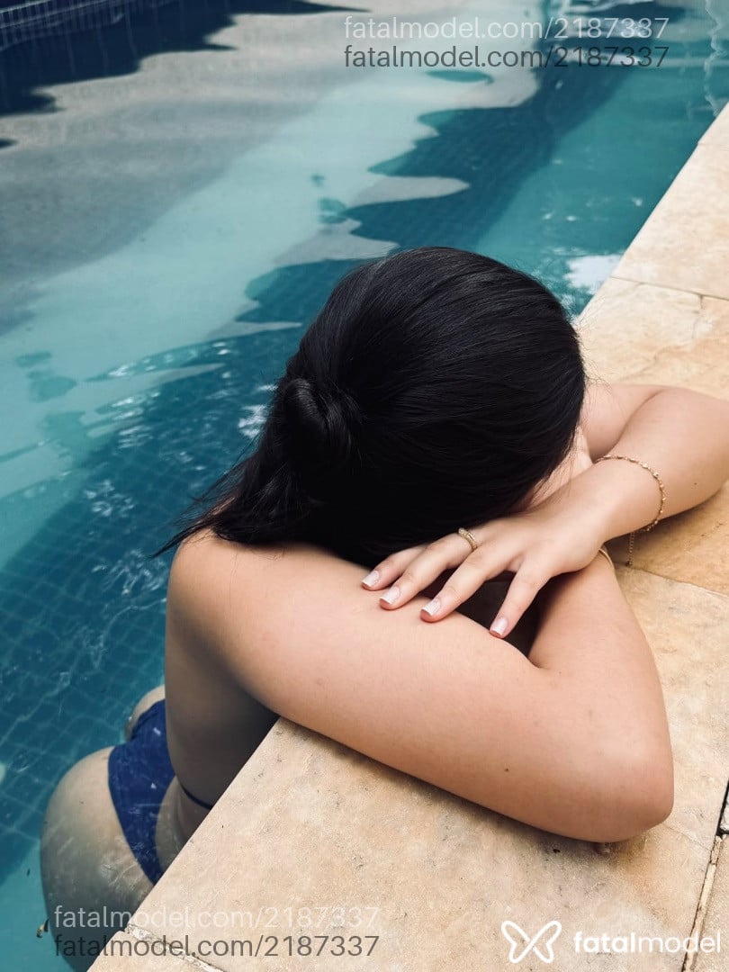 Acompanhante mulher morena (o) de olhos mel - Ane