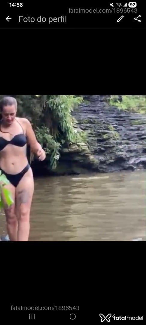 Acompanhante mulher loira (o) de olhos verdes - Jhade