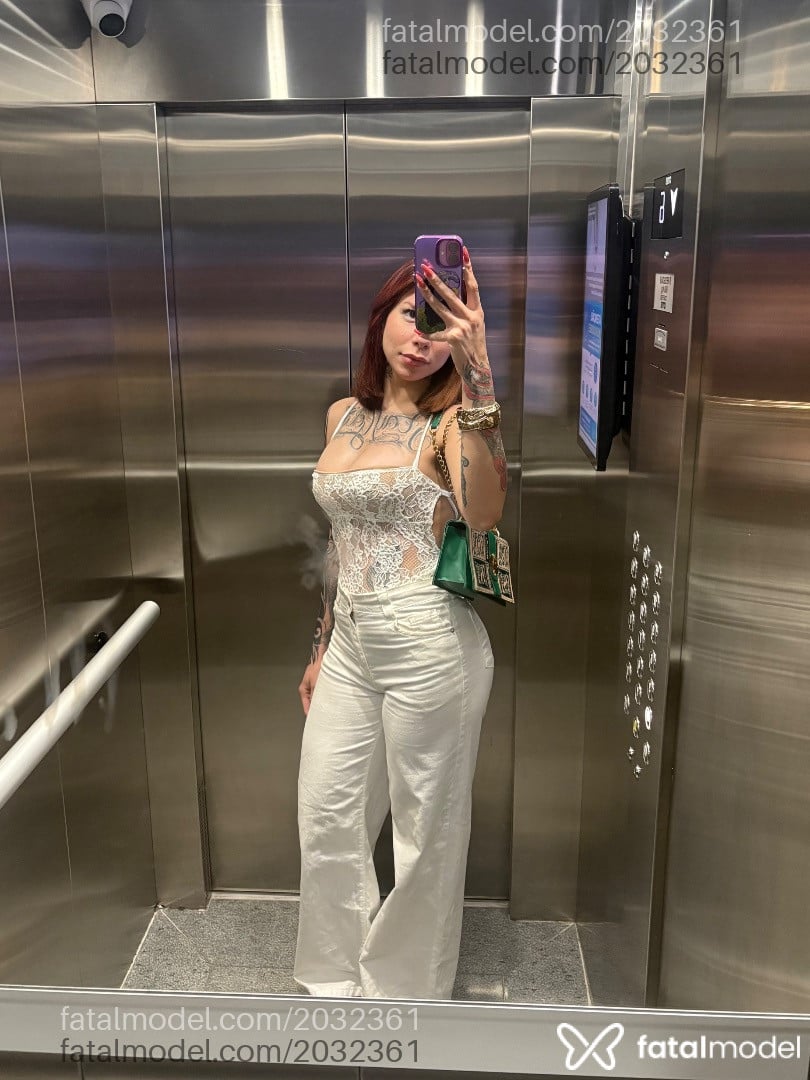 Acompanhante mulher com cabelo castanho de olhos castanhos - Luciana
