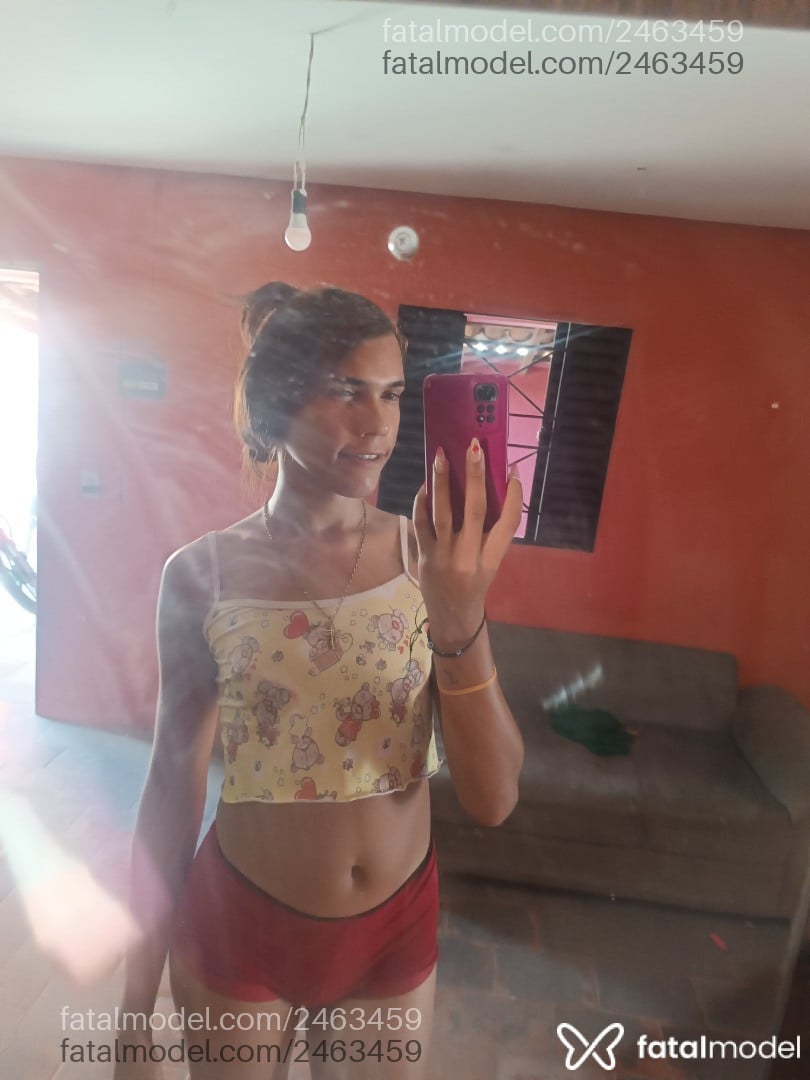 Acompanhante mulher trans com cabelo castanho de olhos pretos - Kauanny