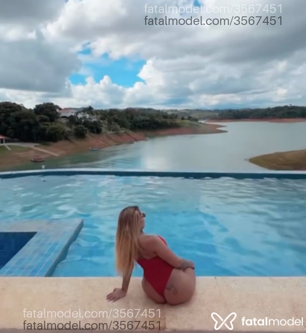 Acompanhante mulher loira (o) de olhos castanhos - Anna Harumi