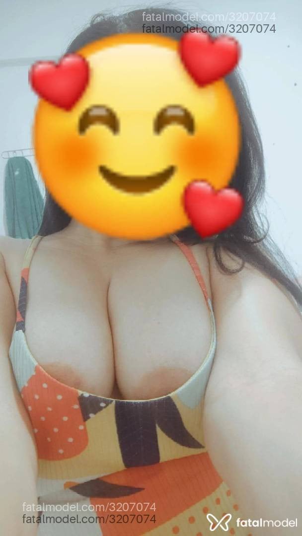 Acompanhante mulher com cabelo castanho de olhos castanhos - Bárbara