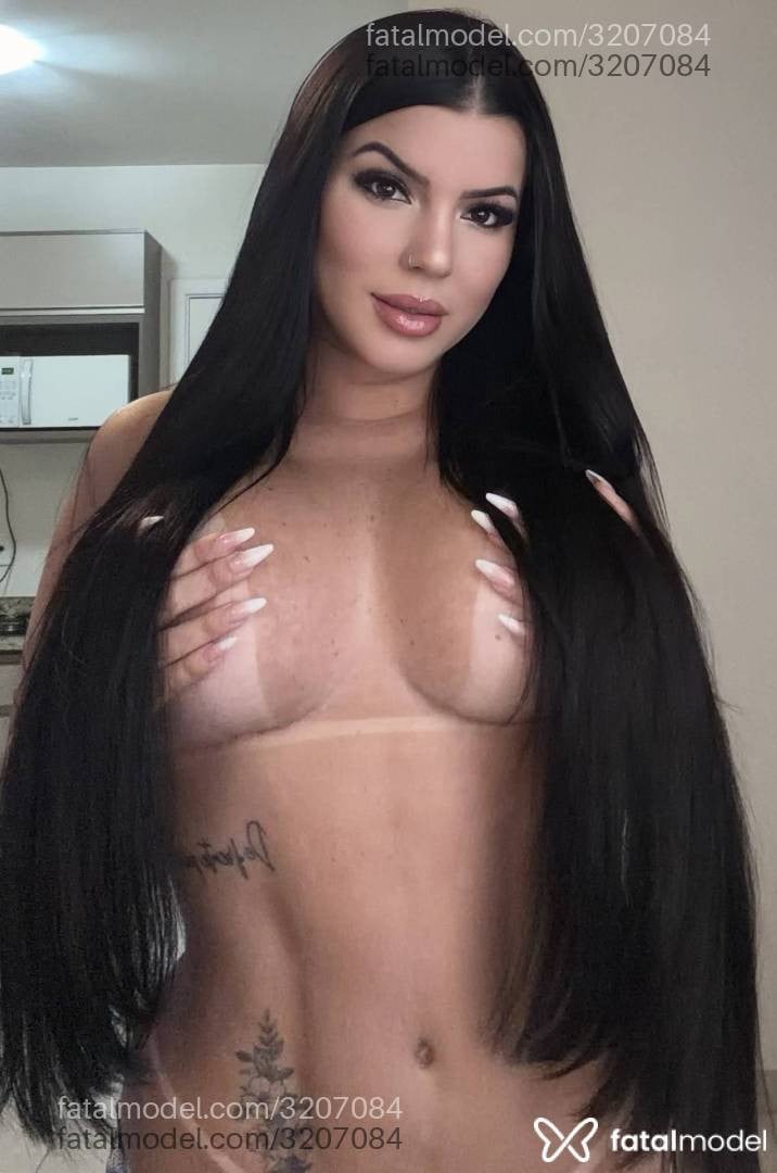 Acompanhante mulher morena (o) de olhos castanhos - Yara Vieri