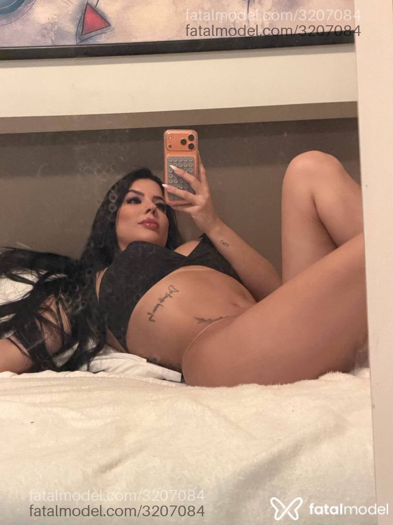 Acompanhante mulher morena (o) de olhos castanhos - Yara Vieri