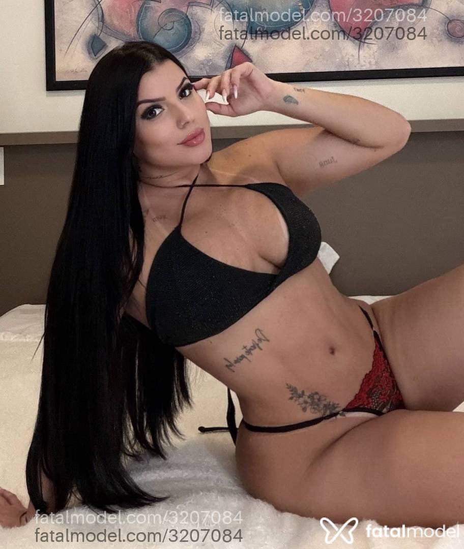 Acompanhante mulher morena (o) de olhos castanhos - Yara Vieri