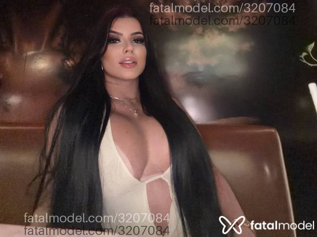 Acompanhante mulher morena (o) de olhos castanhos - Yara Vieri
