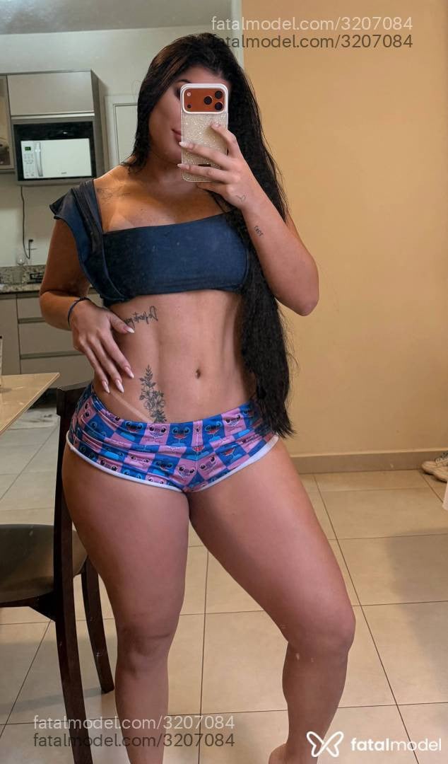 Acompanhante mulher morena (o) de olhos castanhos - Yara Vieri