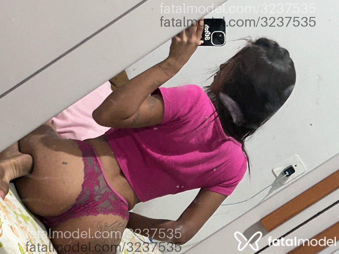Acompanhante mulher com cabelo castanho de olhos mel - Tifany
