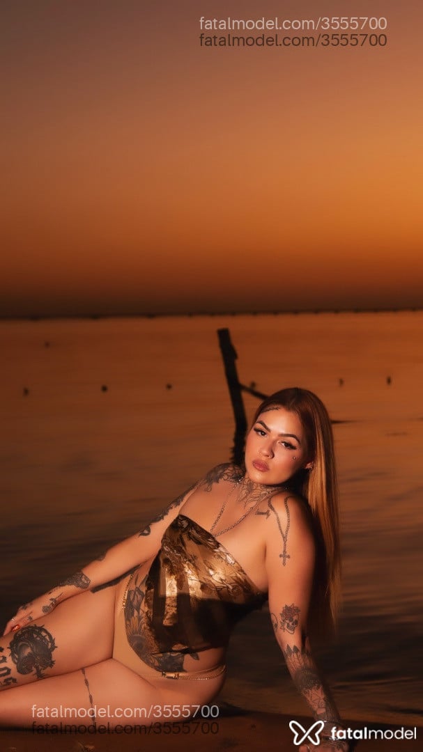 Acompanhante mulher loira (o) de olhos castanhos - Paola Bratz