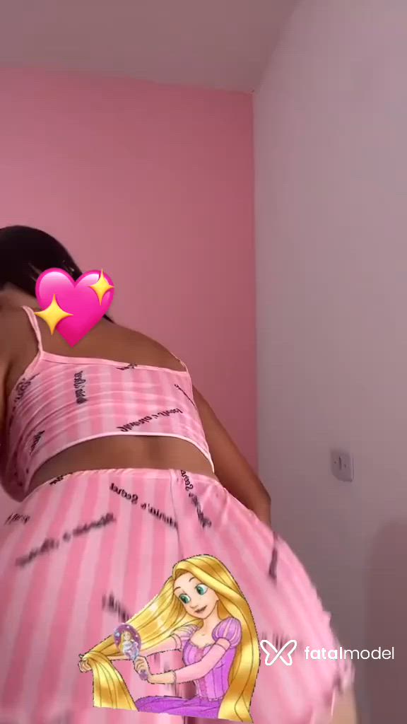 Acompanhante mulher com cabelo castanho de olhos pretos - Clara Maria Acompanhante mulher com cabelo castanho de olhos pretos - Clara Maria