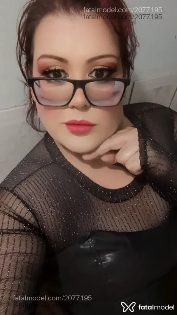 Acompanhante mulher trans ruiva (o) de olhos castanhos - Daniely