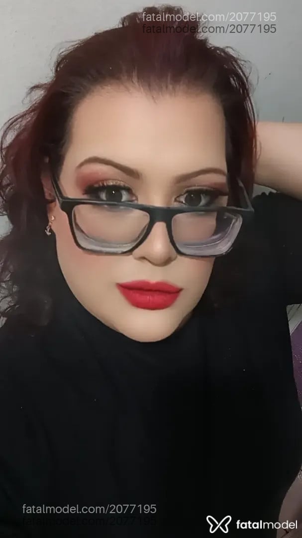 Acompanhante mulher trans ruiva (o) de olhos castanhos - Daniely