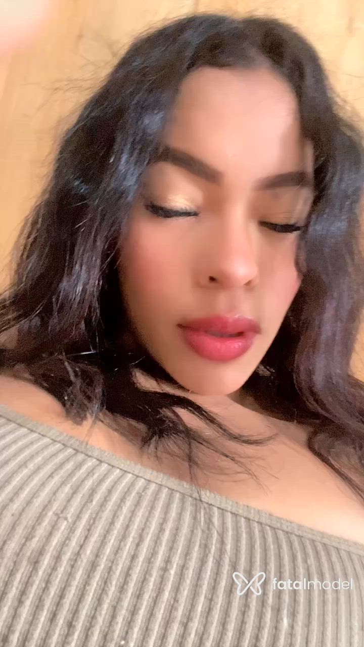 Acompanhante mulher morena (o) de olhos pretos - Ana Clara