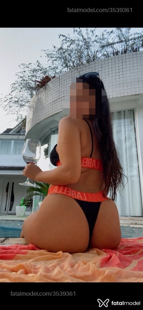 Acompanhante mulher morena (o) de olhos pretos - Agatha