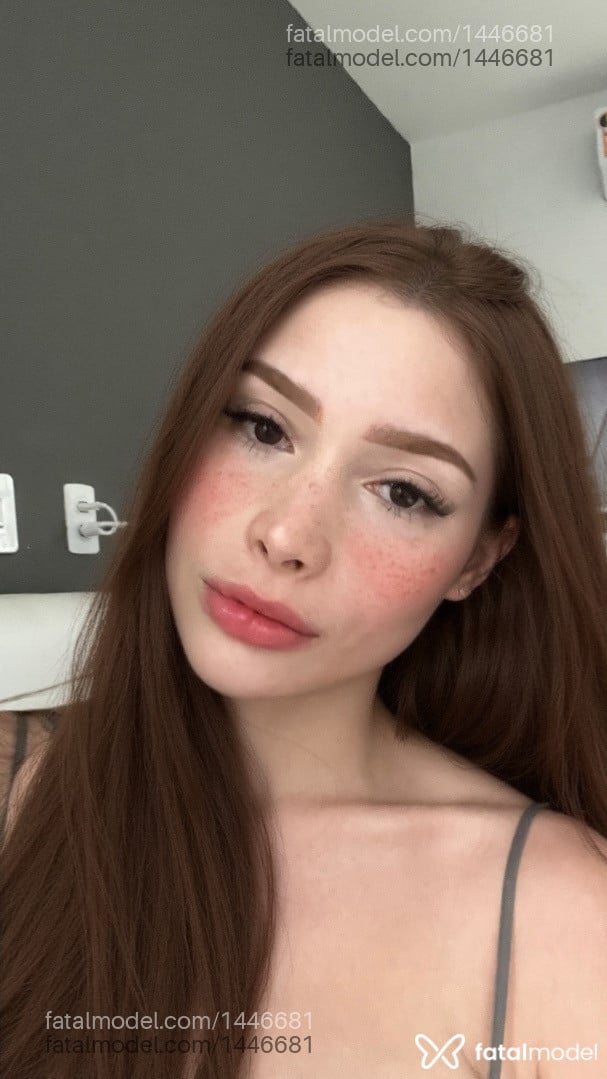 Acompanhante mulher morena (o) de olhos mel - Juli