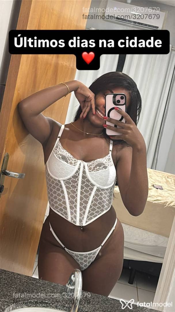 Acompanhante mulher morena (o) de olhos pretos - Jéssica Campos