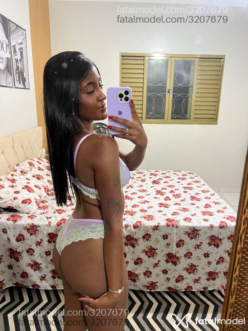 Acompanhante mulher morena (o) de olhos pretos em Catalão - Jéssica Campos