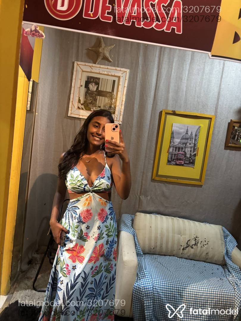 Acompanhante mulher morena (o) de olhos pretos - Jéssica Campos