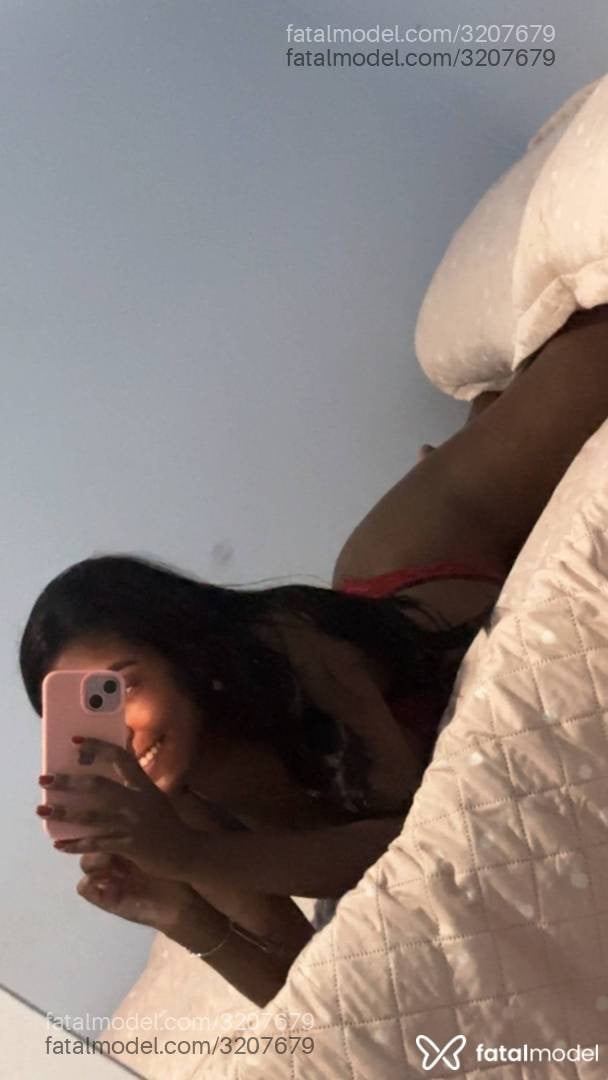 Acompanhante mulher morena (o) de olhos pretos - Jéssica Campos