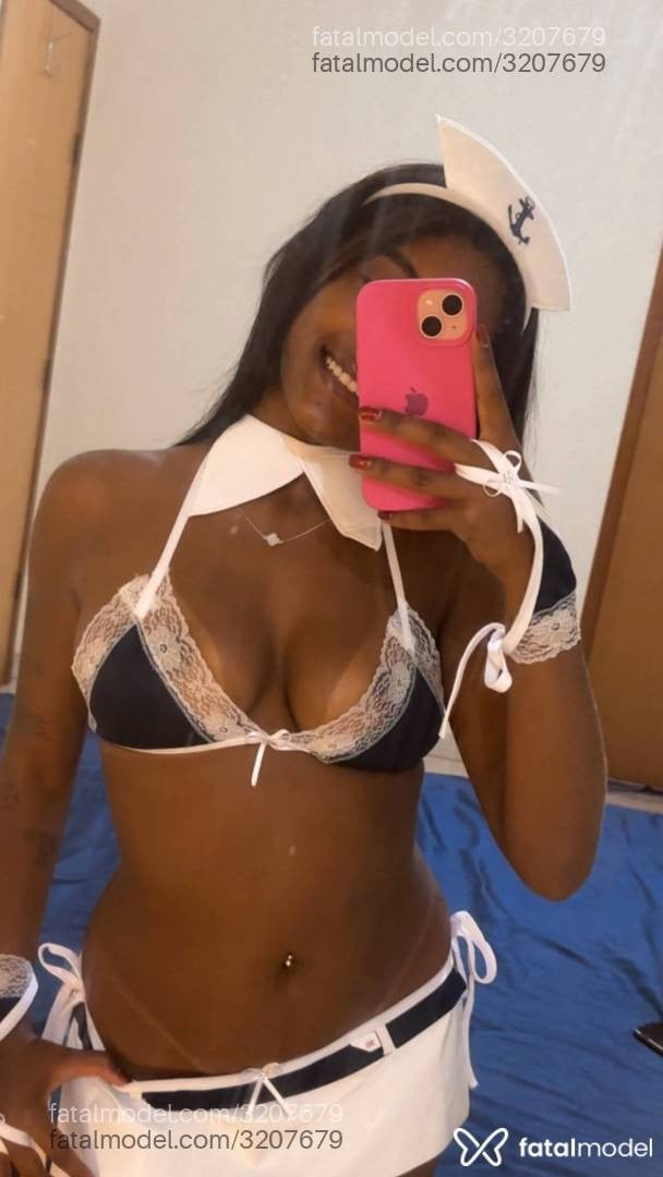 Acompanhante mulher morena (o) de olhos pretos - Jéssica Campos