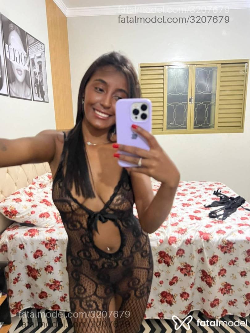 Acompanhante mulher morena (o) de olhos pretos em Catalão - Jéssica Campos