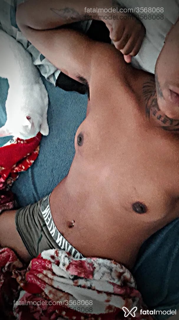 Acompanhante homem trans morena (o) de olhos castanhos - Transman