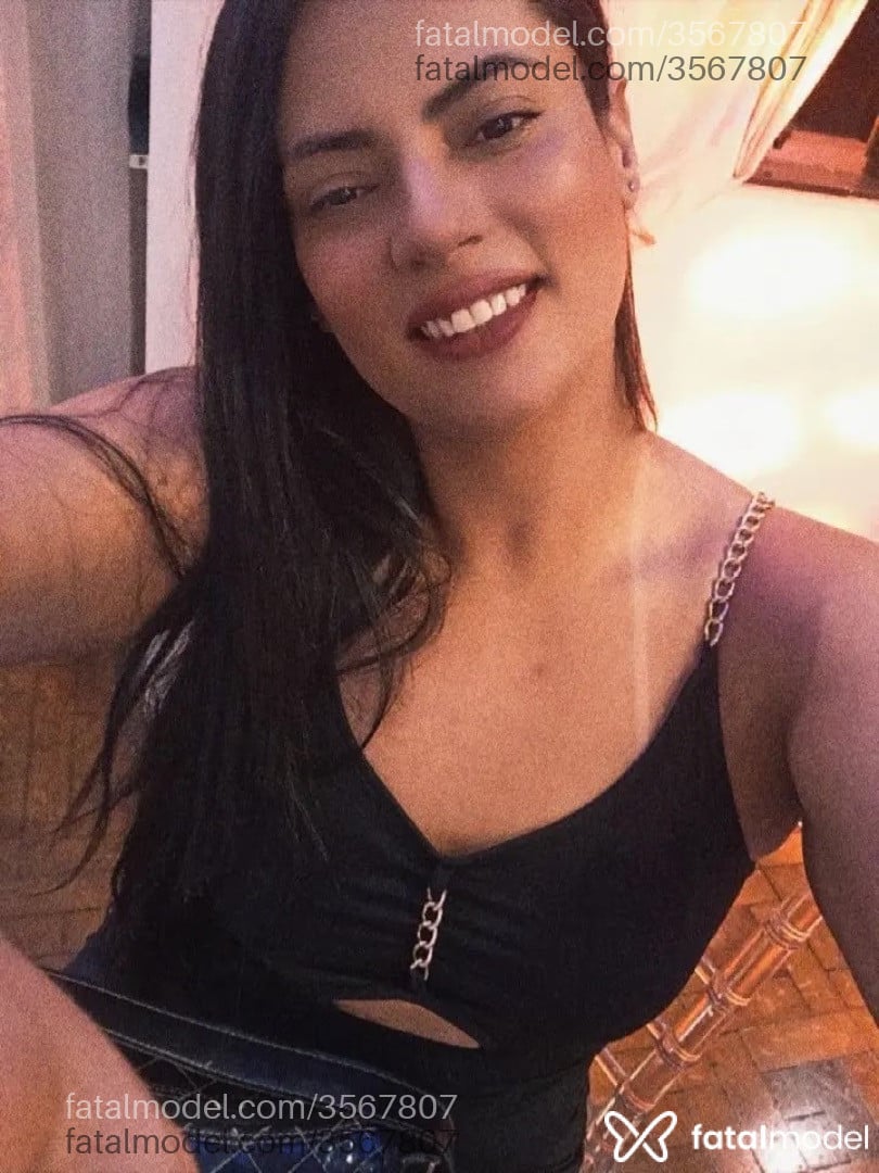 Acompanhante mulher morena (o) de olhos castanhos - Monica