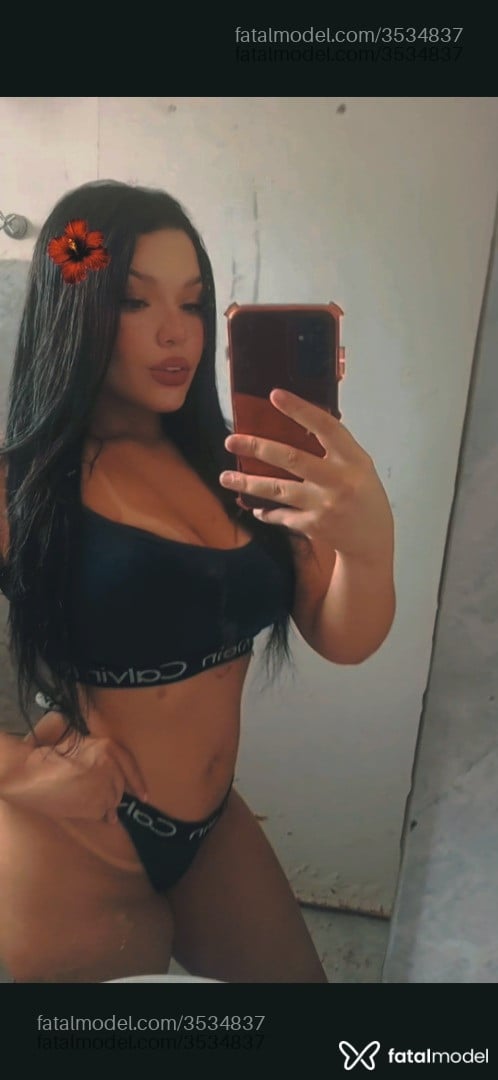 Acompanhante mulher com cabelo castanho de olhos castanhos - Mel