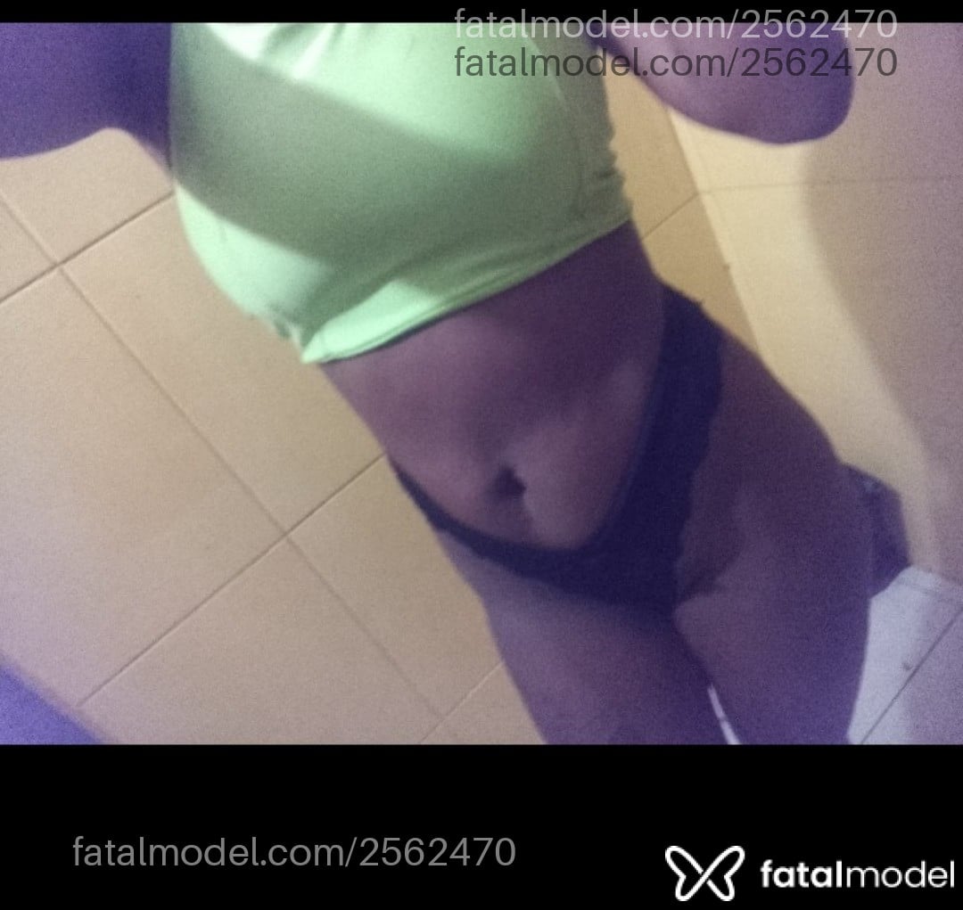 Acompanhante mulher com cabelo castanho de olhos castanhos - Milly Acompanhante mulher com cabelo castanho de olhos castanhos - Milly