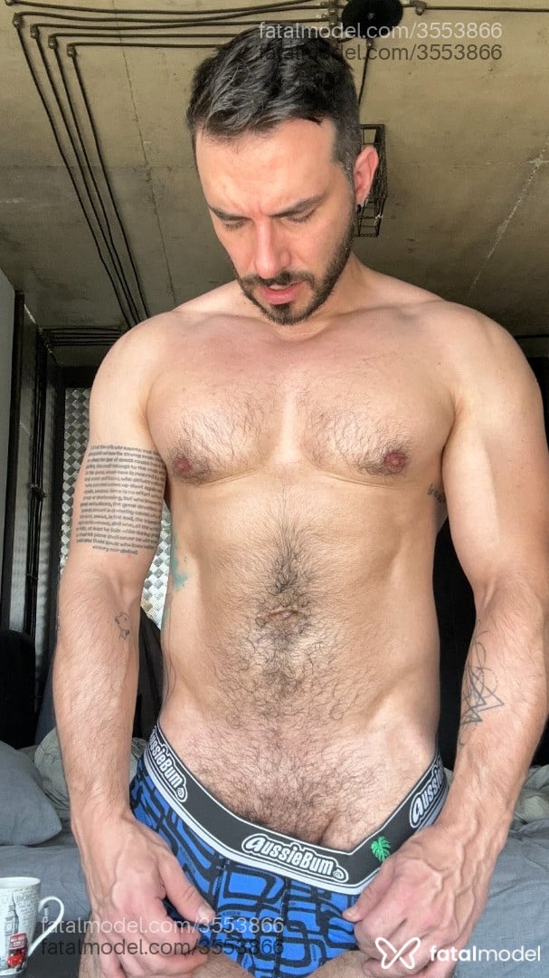 Acompanhante homem morena (o) de olhos azuis - Duduu