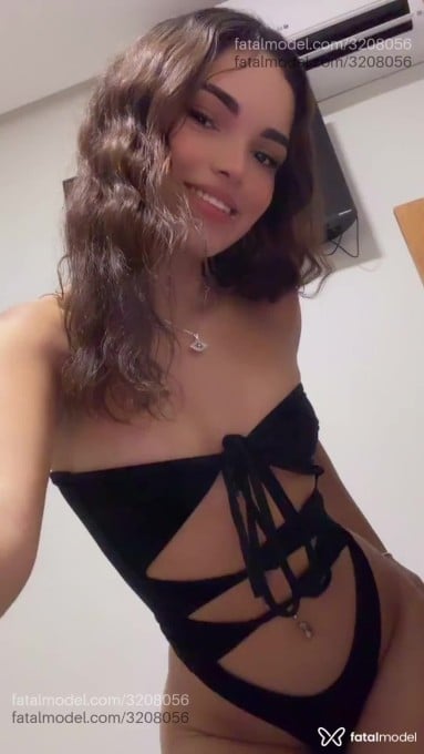Acompanhante mulher com cabelo castanho de olhos pretos em Ipatinga - Clara Silva