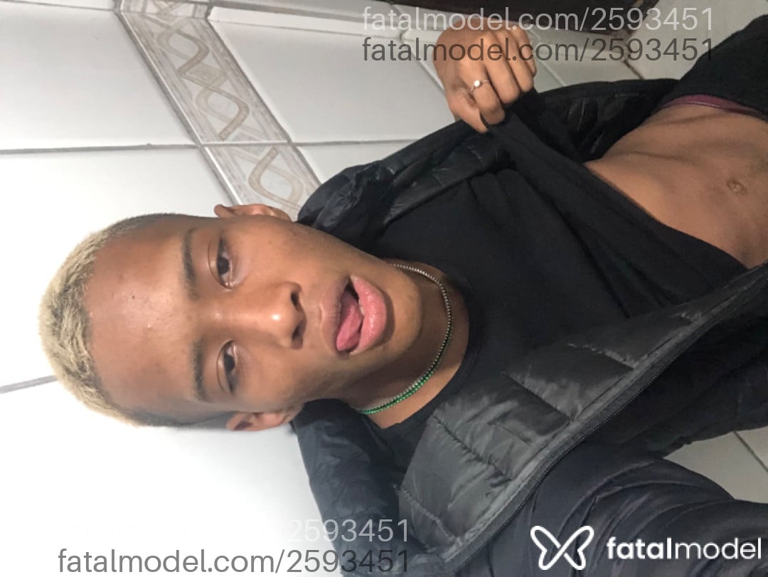 Acompanhante homem morena (o) de olhos castanhos - Zamuel David