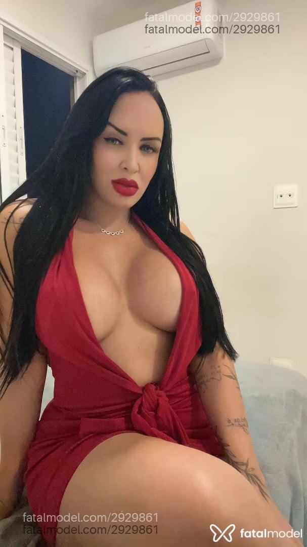 Acompanhante mulher morena (o) de olhos verdes - Pamella Olyver