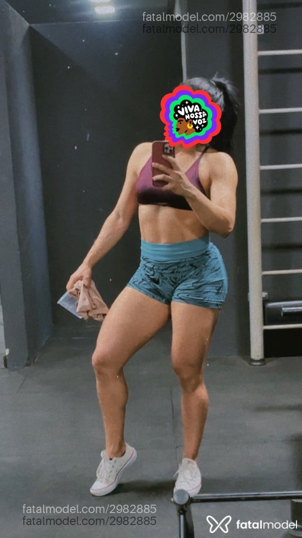 Acompanhante mulher morena (o) de olhos pretos - Bruna